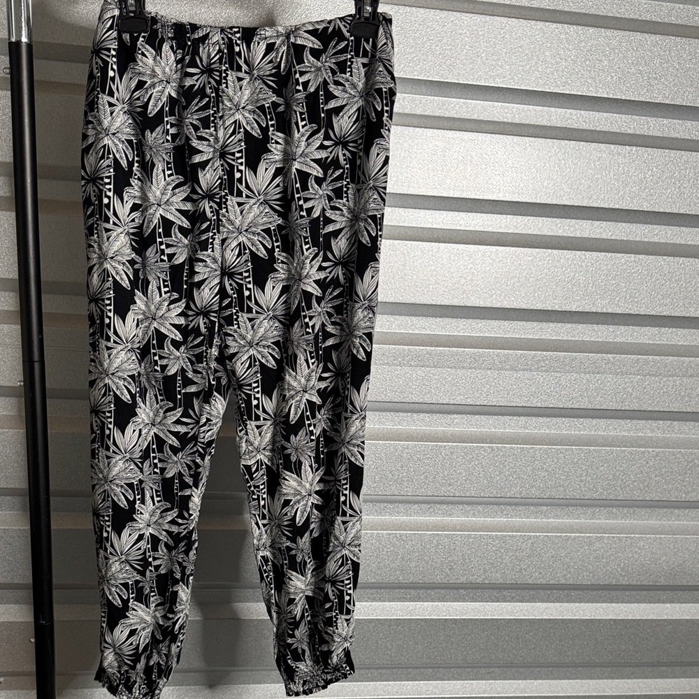 Molly Bracken Black and White Leaf Print Joggers, Size Small